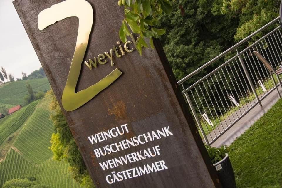 Zweytick Gaestezimmer Weingut Ratsch an der Weinstraße Eksteriør billede