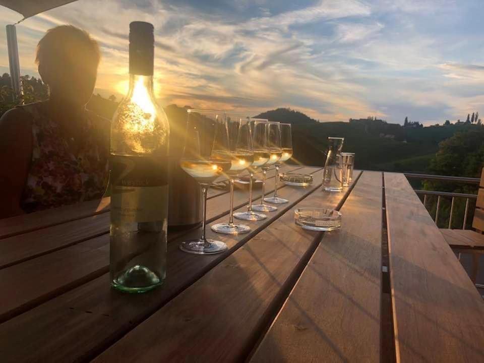Zweytick Gaestezimmer Weingut Ratsch an der Weinstraße Eksteriør billede